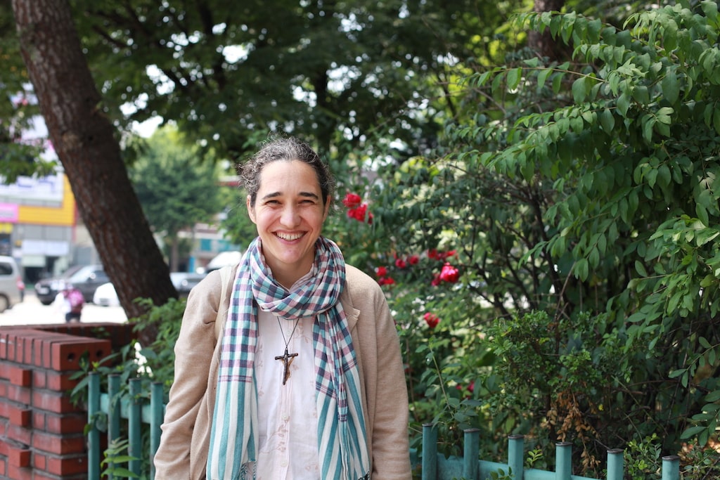 evangelizar-en-youtube-ester-palma-min